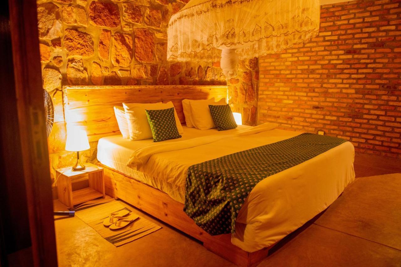 Akagera Transit Lodge Ngoại thất bức ảnh